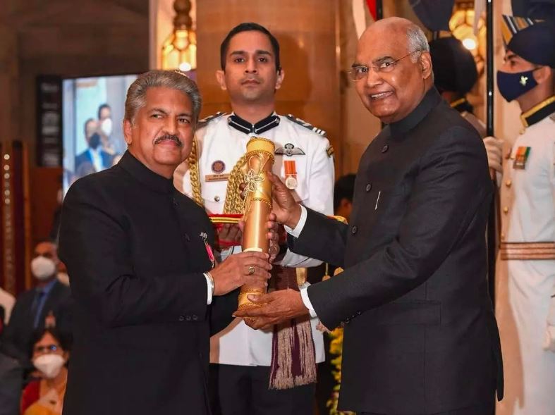 anand mahindra award